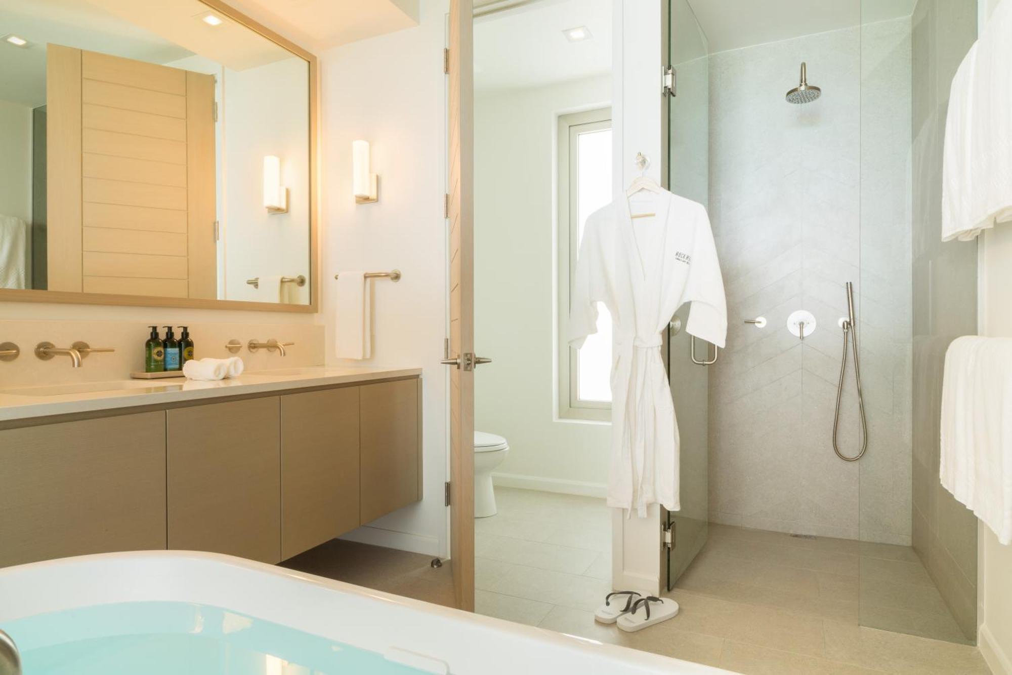 Rock House Hotel Turtle Cove Bagian luar foto