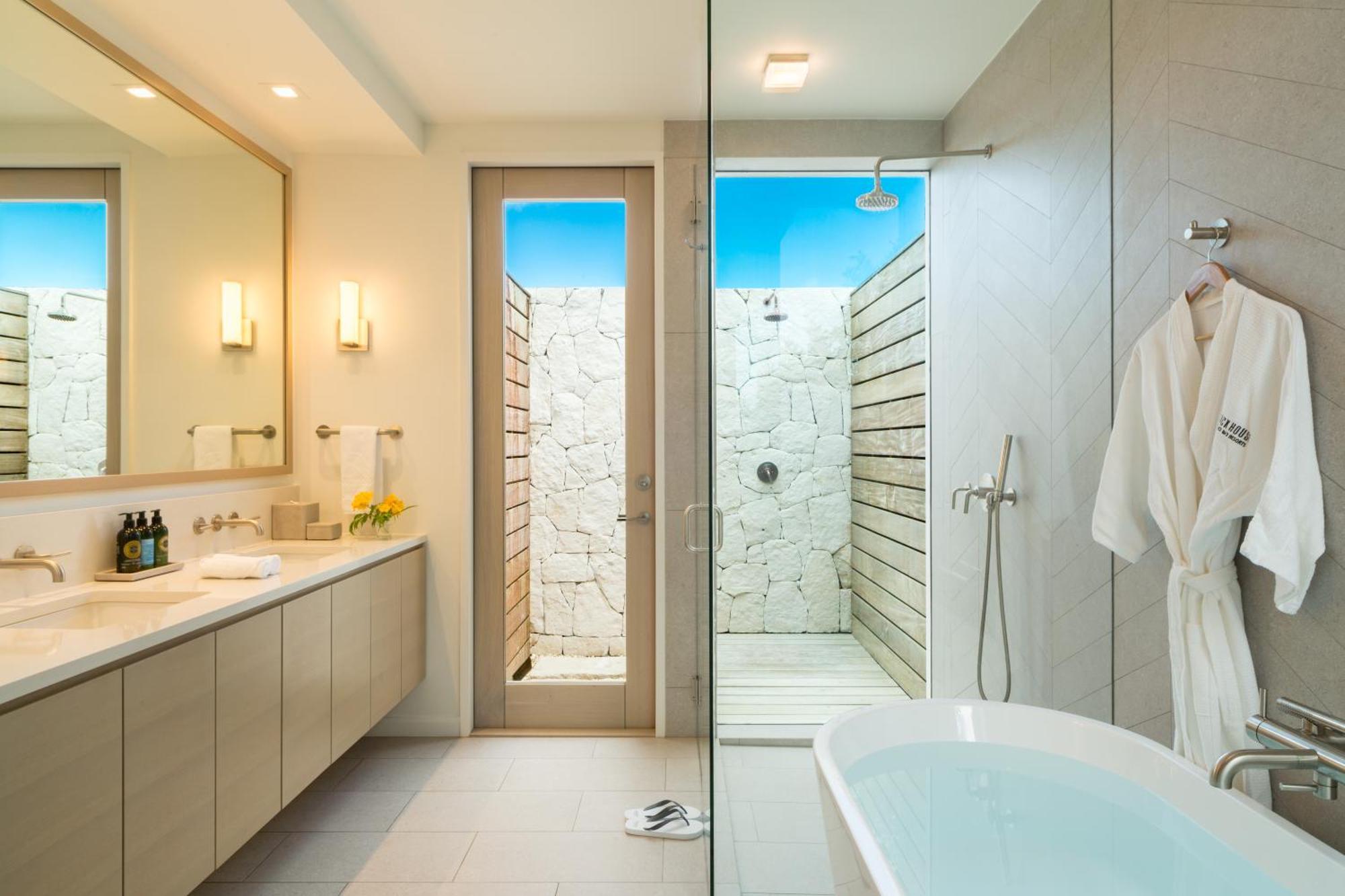 Rock House Hotel Turtle Cove Bagian luar foto