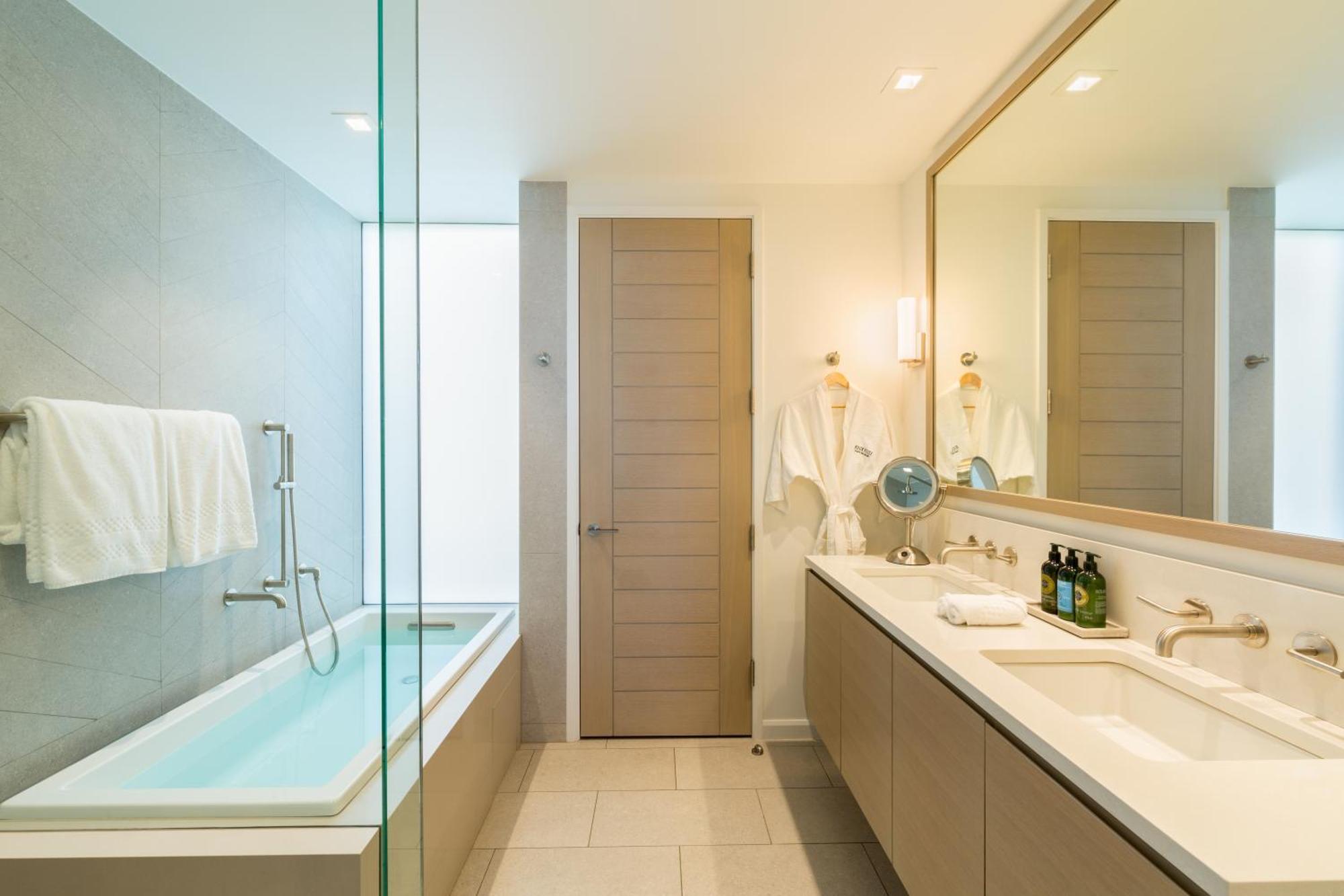 Rock House Hotel Turtle Cove Bagian luar foto